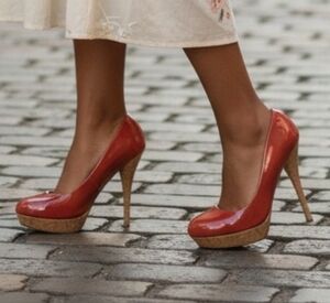 Guess WG Sophy Platform Pumps